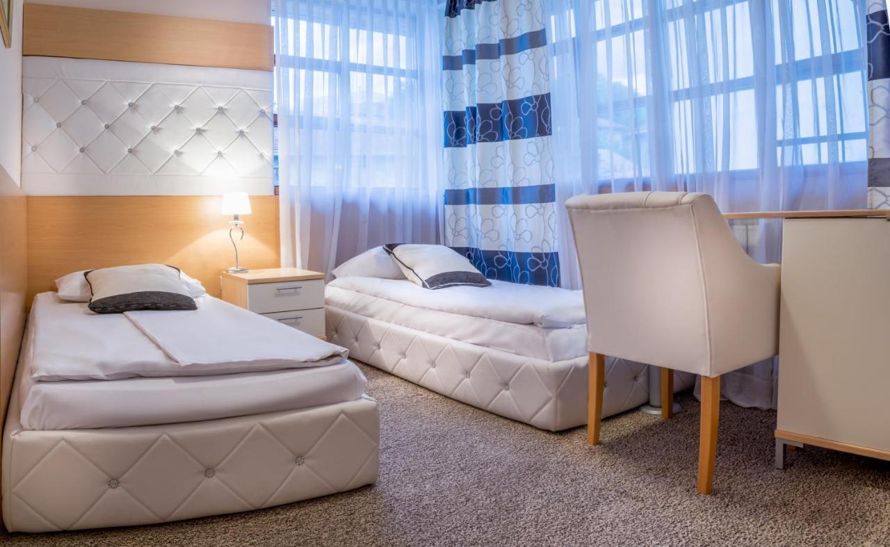 Orient 3*